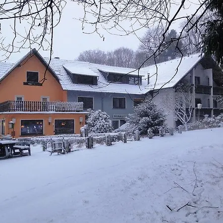 Otel Belvilla Heiderhof In Rheinischen Westerwald Obersteinebach
