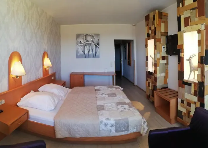 Otel Belvilla Heiderhof In Rheinischen Westerwald Obersteinebach