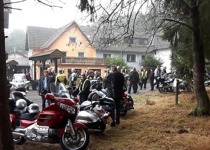 Otel Belvilla Heiderhof In Rheinischen Westerwald Obersteinebach